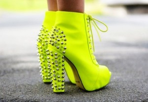 neon_20shoes_20spikes_20boot_20for_20cool_20girls-f07492_large.jpg