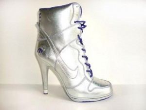thumb_womens-nike-dunk-sb-high-heels-girls-boots-silver-purple.jpg